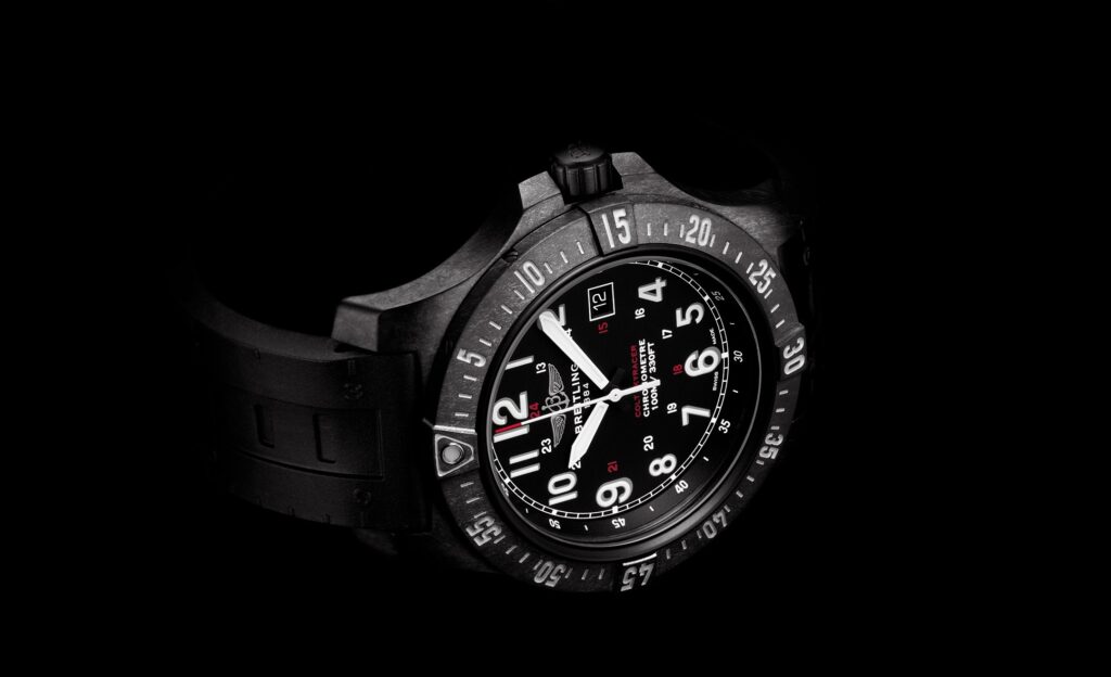 Dedicated to thrill seekers and adrenaline junkies, the new Breitling Colt Skyracer features an avant-garde case in black Breitlight.