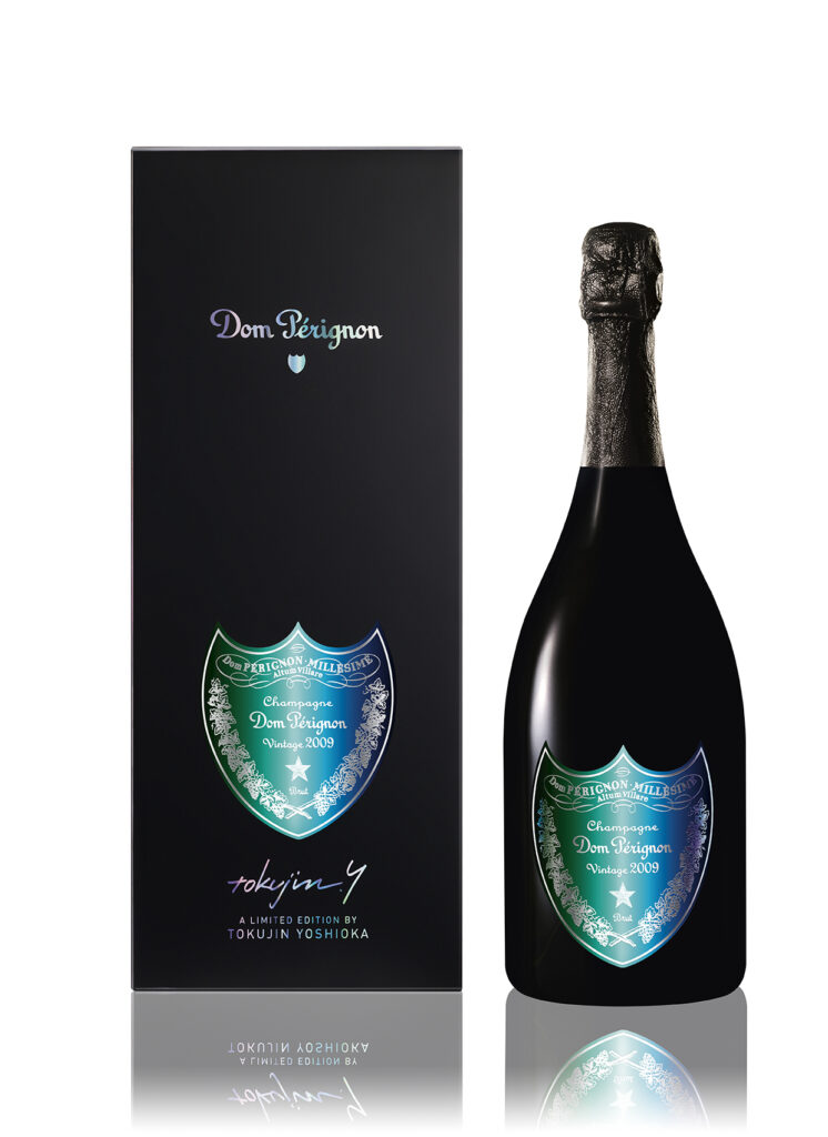 Revealing the distinctively solar character of Dom Pérignon Vintage 2009, Japanese artist Tokujin Yoshioka channels his artistic affinity to light into the designs of a new limited edition.