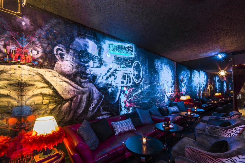 The Lion City’s newest entertainment retreat, Lulu's Lounge, offers cocktails and glamour inspired by the Big Apple during the formative 1960s.