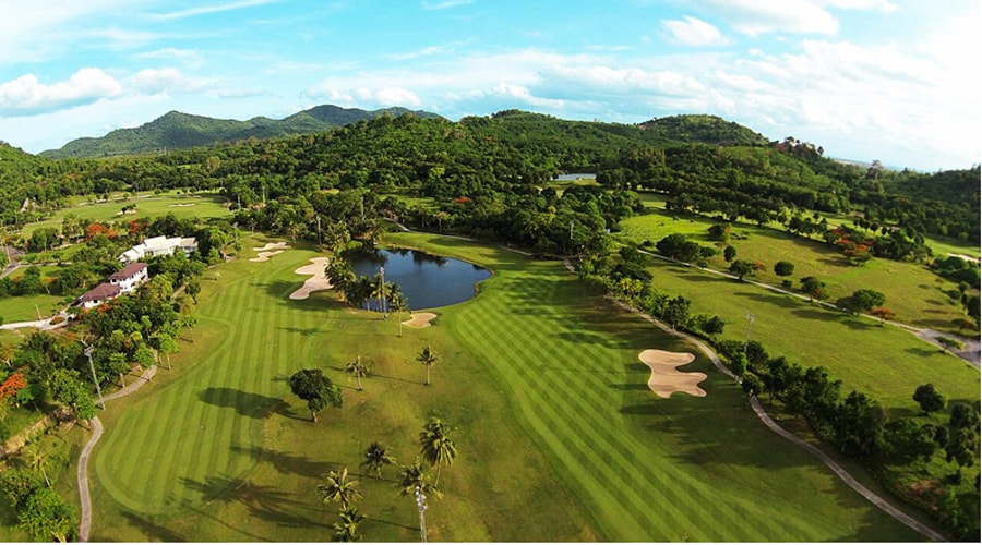 With year-round sun and little to worry about weather-wise outside occasional rains, Thailand is a natural golf destination. It doesn't hurt that the country tees up quality courses of international renown while keeping greens fees friendly.