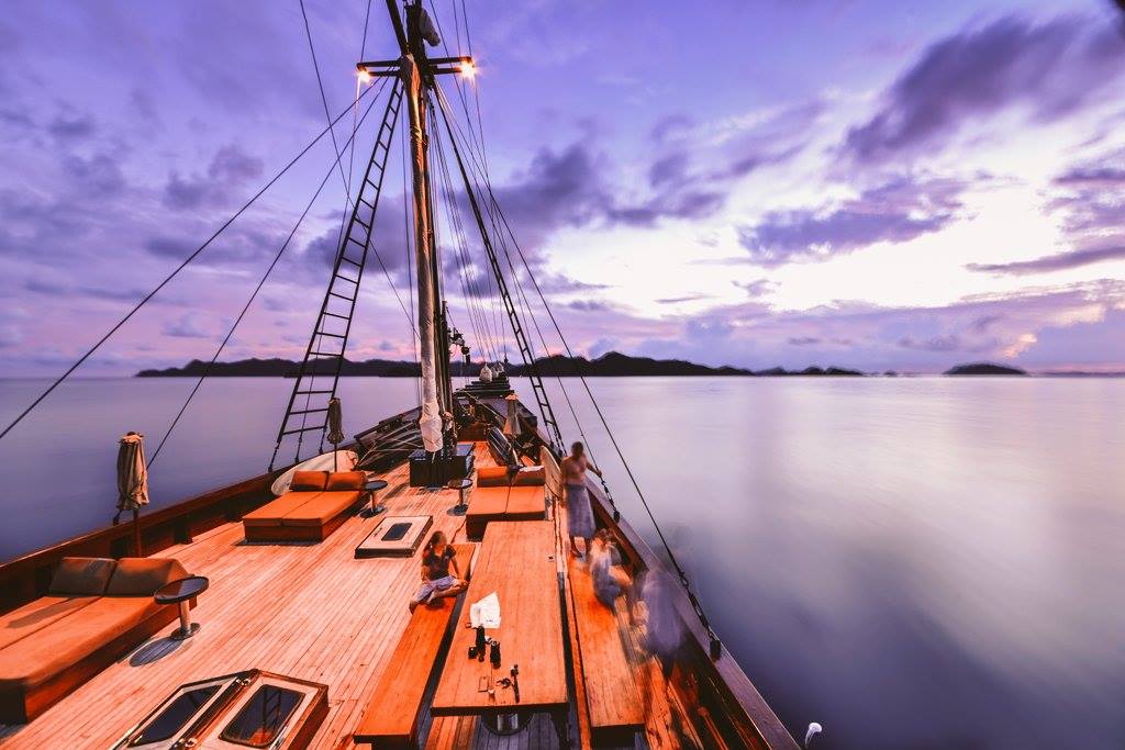 Nick Walton travels to far eastern Indonesia to dive among the islands of remote Raja Ampat aboard the luxurious Alila Purnama.