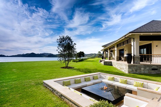 Breathtaking Helena Bay, in Northland, captures the essence of New Zealand's iconic luxury lodge experience to perfection. 