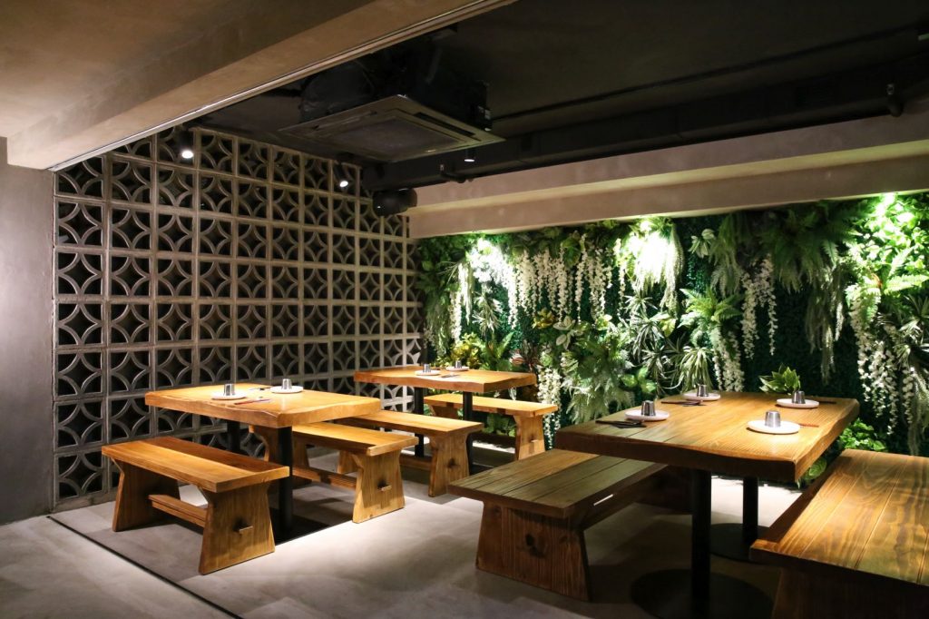 OBP brings a contemporary take on Korea's iconic gastropub culture to Central Hong Kong. 