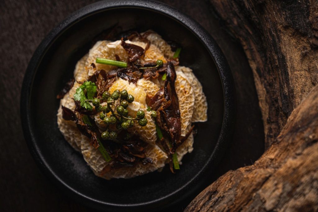 If one of your New Year's resolutions was to be more mindful of what you're putting into your body, Mott 32 joins the ranks of Hong Kong restaurants offering plant-based cuisine. 