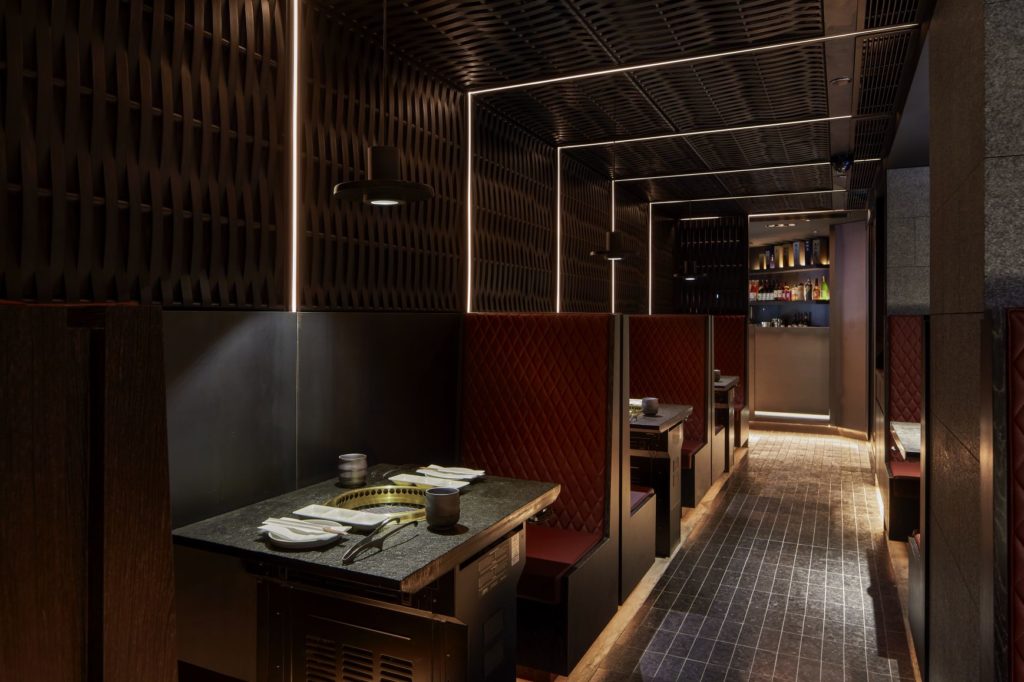 Perfectly suited for the intimate dining under current restrictions, Central Hong Kong's new Yakiniku Ishidaya offers a world-class Wagyu beef experience. 