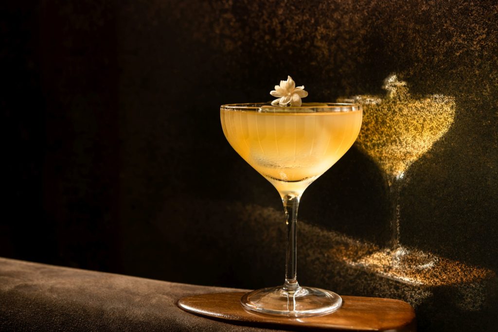 Coinciding with the launch of new masterclasses, the DarkSide bar at Rosewood Hong Kong has launched a new Forgotten Classics cocktail menu for your drinking pleasure. 