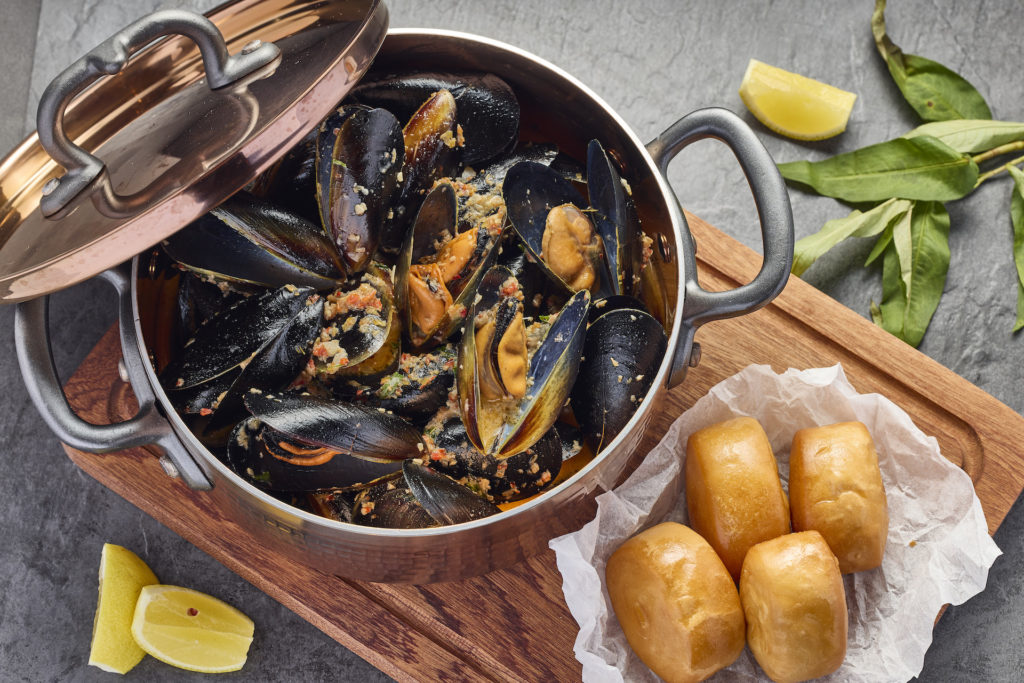 Hong Kong has a new hybrid sports bar restaurant with the opening of Ministry of Mussels in LKF's California Tower. 