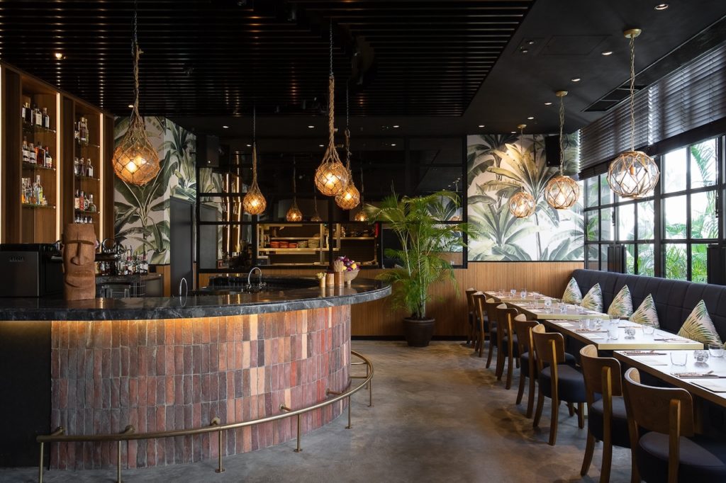 From the creative soul that brought you Honi Honi comes Maka Hiki Tropical Bar & Grill, the newest addition to the Tai Hang dining scene. 