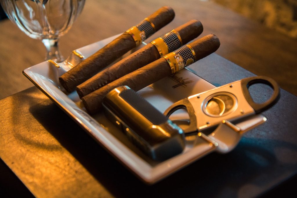 With an immediately identifiable profile, the iconic Robusto cigar holds its own as a modern classic produced by almost all cigar makers. 