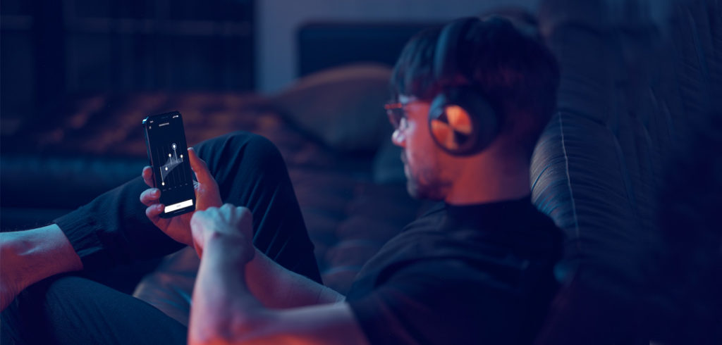 If you're finding yourself gaming your way through the pandemic, you'll want to ensure you have the right equippment. Fortunately, Bang & Olufsen has revisited its acclaimed Beoplay Portal headphones.
