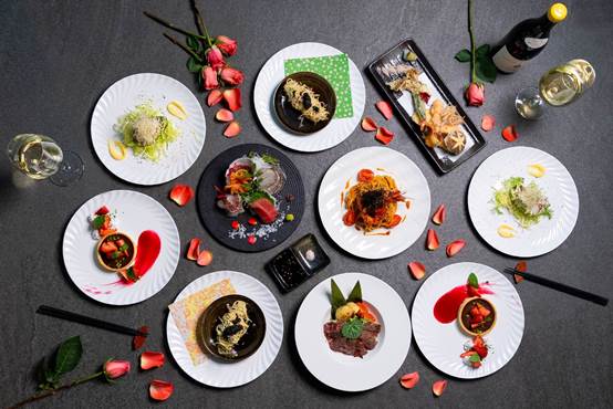 This Valentine's, despite ongoing dining restrictions, you'll still be spoiled for choice when it comes to romantic dining and staycations across Hong Kong. Here are some of our tops picks. 