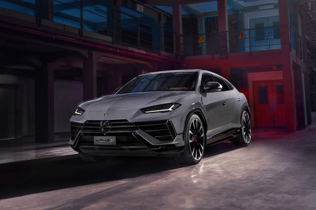 First launched in 2017 as the first super SUV, the Lamborghini Urus has been given a powerful elevation with the arrival of the Urus S and Urus Performant. 