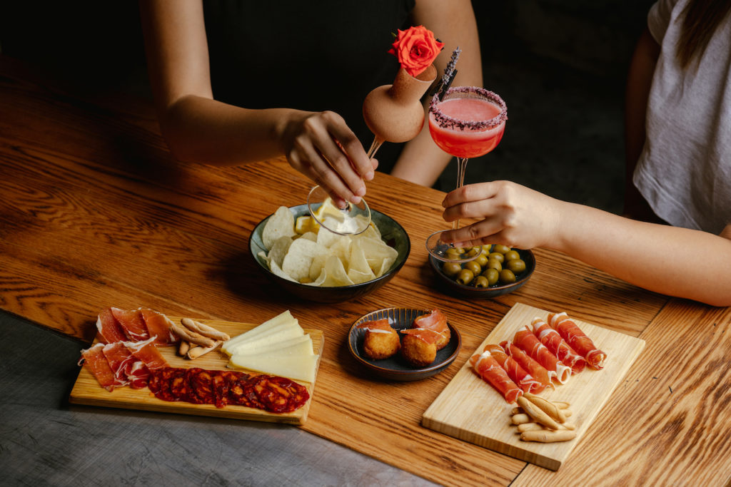 An intimate new mixological homage to all things Iberian, Lola is the sexiest new opening in Hong Kong this season. 