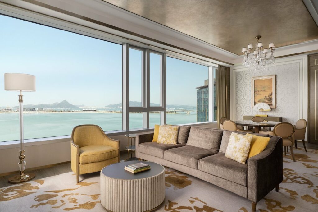 Sheraton Hong Kong Tung Chung Hotel has joined forces with McLaren Hong Kong to launch a rather exhilarating staycation.