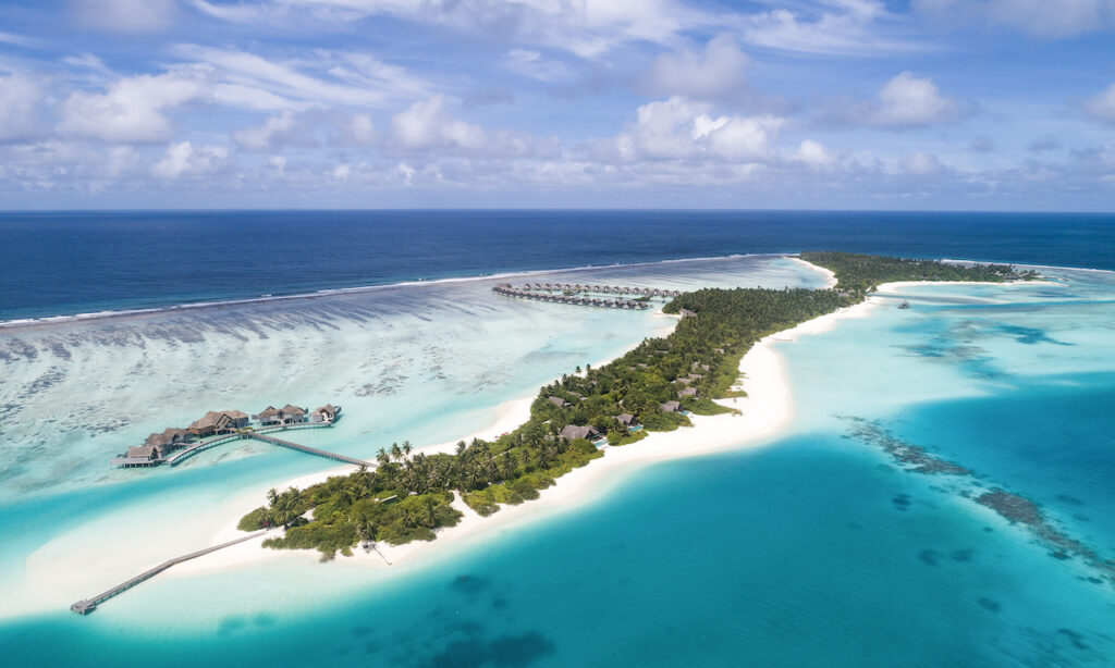 The Maldives' Niyama Private Islands will host an exclusive Brad Gerlach Surf Residency March 16 - April 19. 
