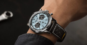 Breitling’s latest collaborations with Deus Ex Machina and Triumph Motorcycles get a mighty upgrade with the addition of the Breitling Manufacture Caliber 01.