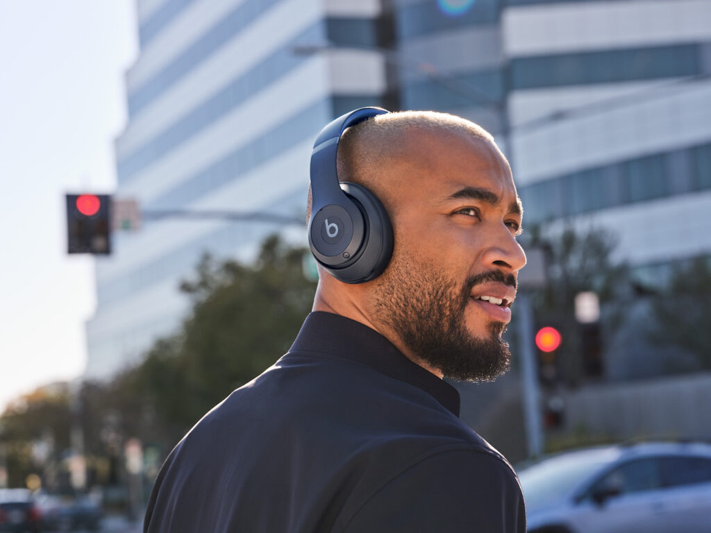 Designed in partnership with Samuel Ross the new Beats Studio Pro headphones are packed with new features. 