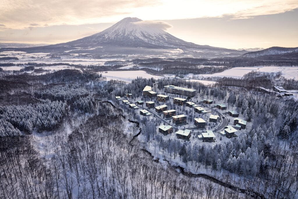 Are you looking for the best powder in Asia? Perhaps you're looking for an investment opportunity in a booming destination? Niseko's Hanacreek offers a bit of both.