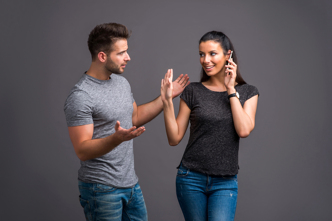 Knowing when she's not attracted to you could be the difference between you making a fool of yourself and finding someone who really is. Here are some top tips.